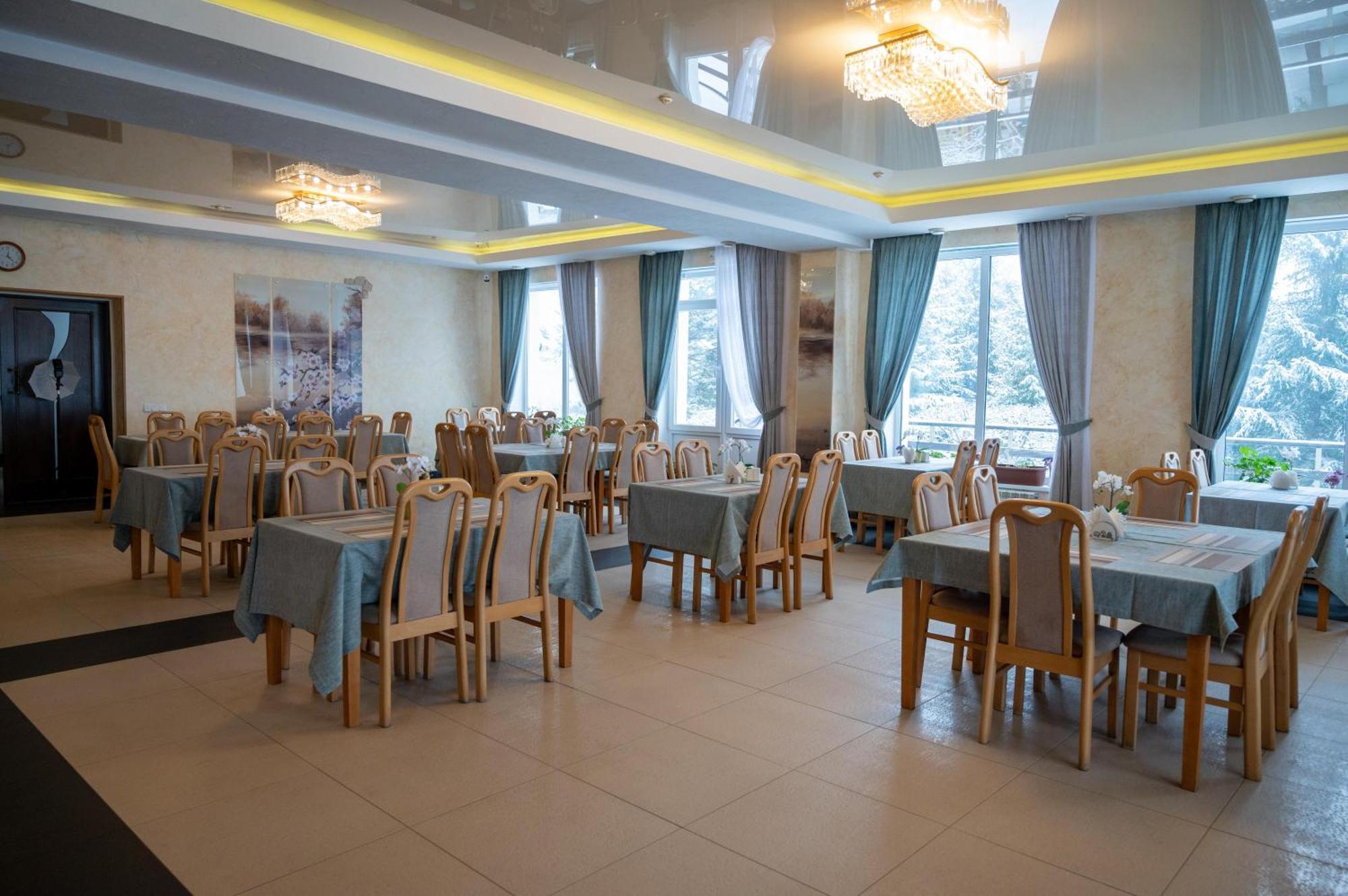 Kamyanka Hotel Mizhhirya  Ngoại thất bức ảnh